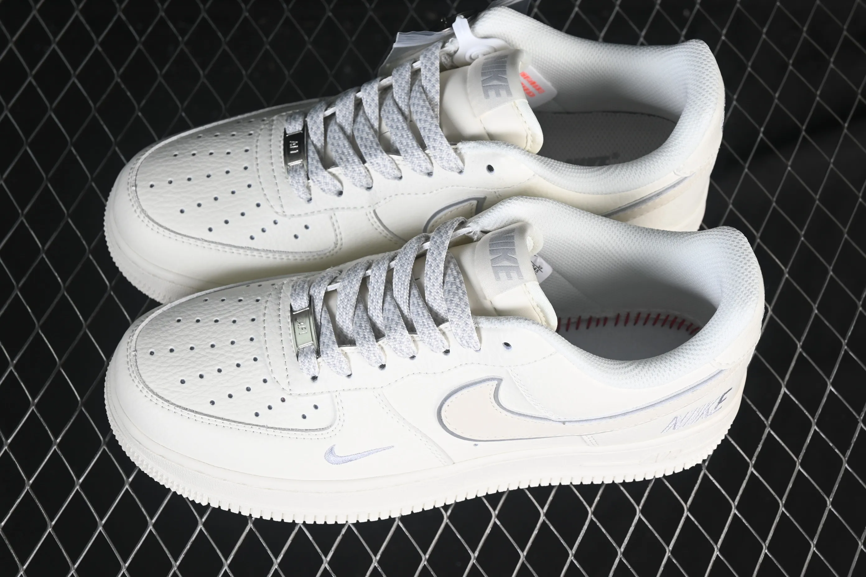 All categories Nk Air Force 1 Air Force series Nk Air Force 1 Low Air Force low-top Nike Air Force 1'07 Low Nike embroidery Air Force 1 low-top casual sneakers CS5288-045